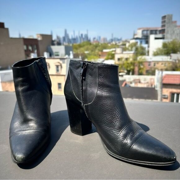 Zara black leather booties size 9.5 pointed-toe chunky heel trendy fall classic - Picture 1 of 3